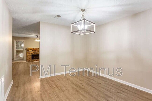 Building Photo - 2672 Moss Ln