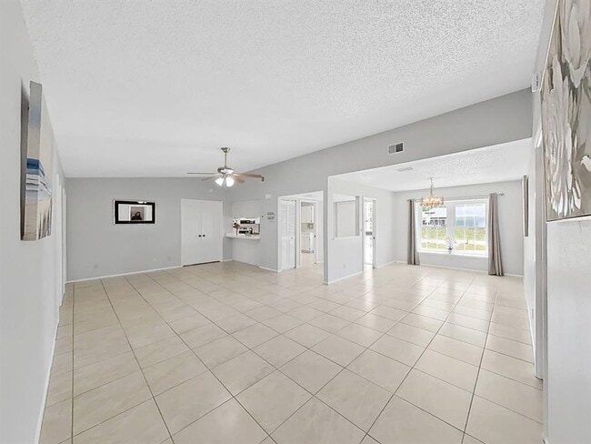 Building Photo - 878 Rustic Oaks Dr