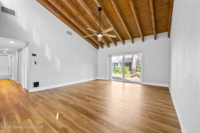 Building Photo - 500 Summerset Ct