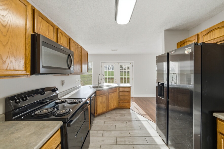 kitchen - 1453 Chessingham Dr