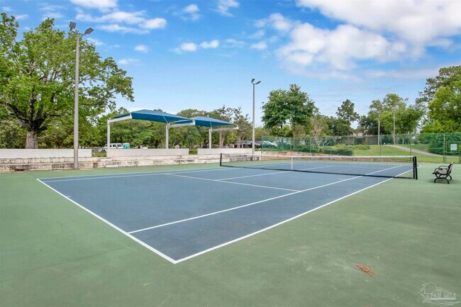 Building Photo - 1306 E Hernandez St