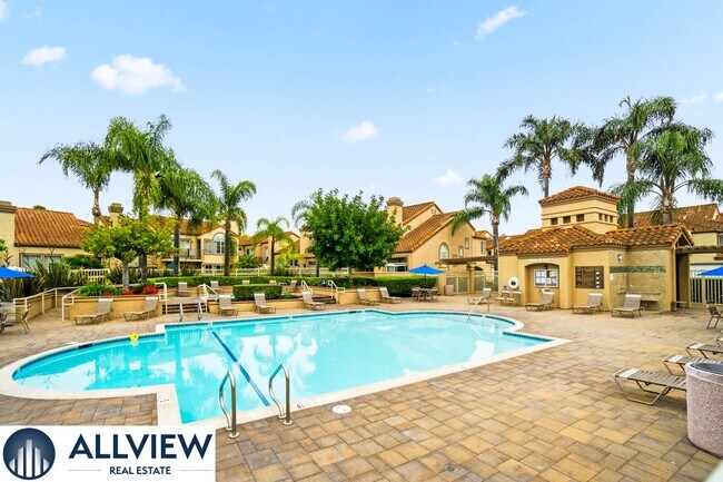 Building Photo - Fully Furnished Townhome with Attached Garage in Aliso Viejo!