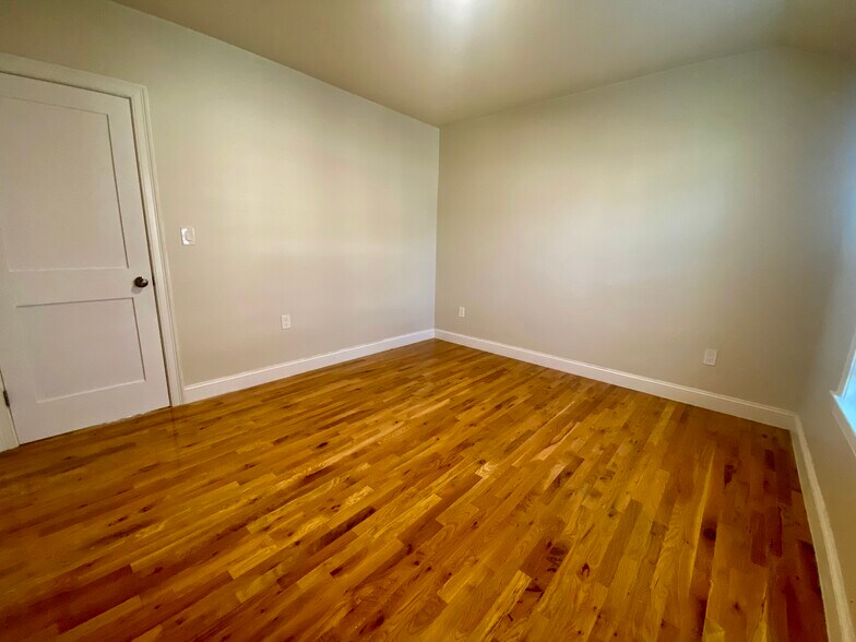 Building Photo - 96 Willis Ave