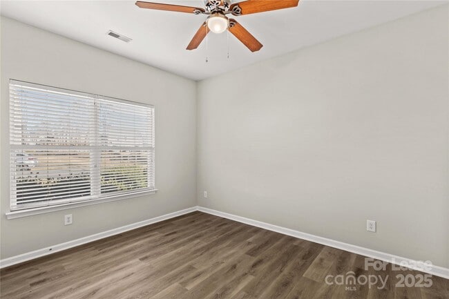 Building Photo - 124 Zolder Ln