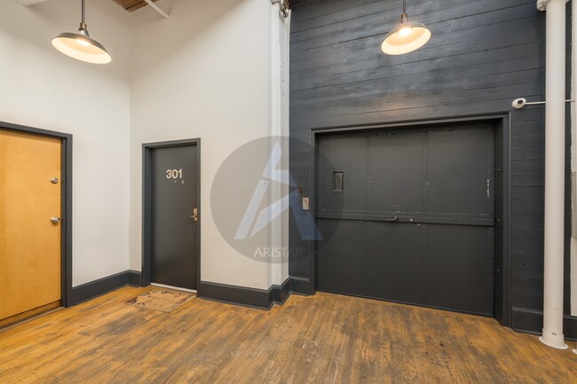 Building Photo - 161 Mangum St SW