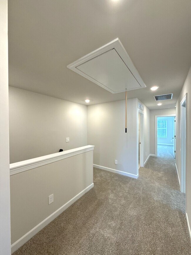 Building Photo - T.R. Lawing Realty Property