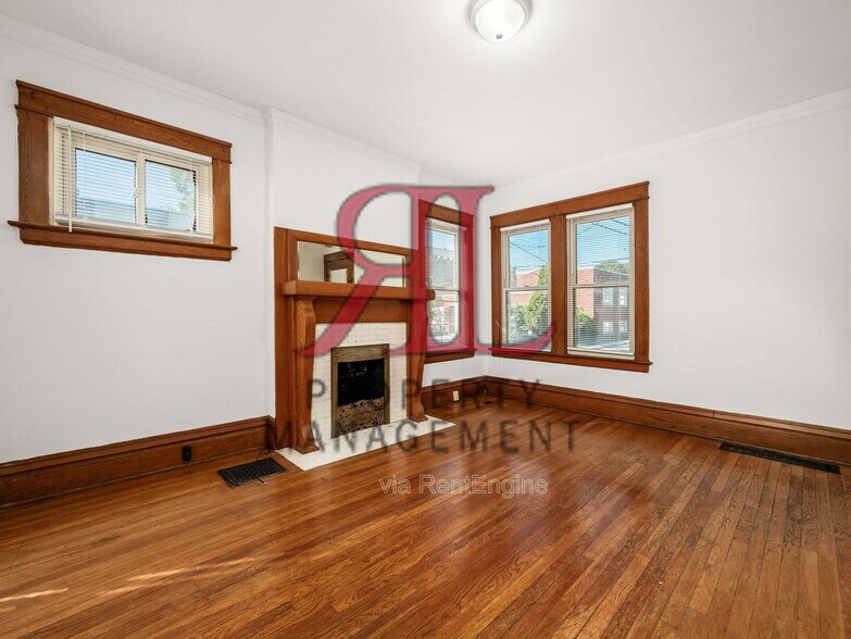 Building Photo - 1014 Bruck St