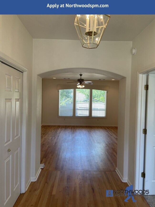 Building Photo - Beautiful 3 Bedroom 2 Bath Home Landscaping Included.