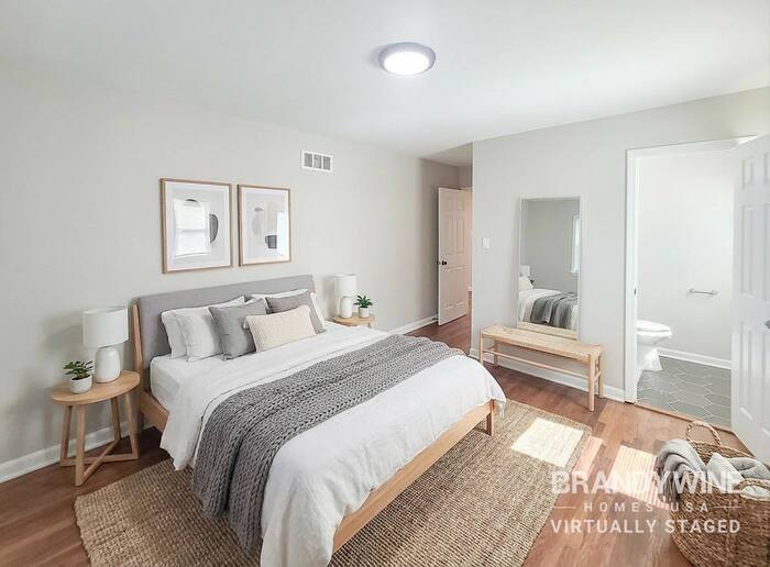 Building Photo - 1822 Dearing Rd