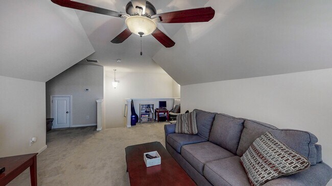 Building Photo - 3 bedrooms, 2 bathrooms in the City of Ric...