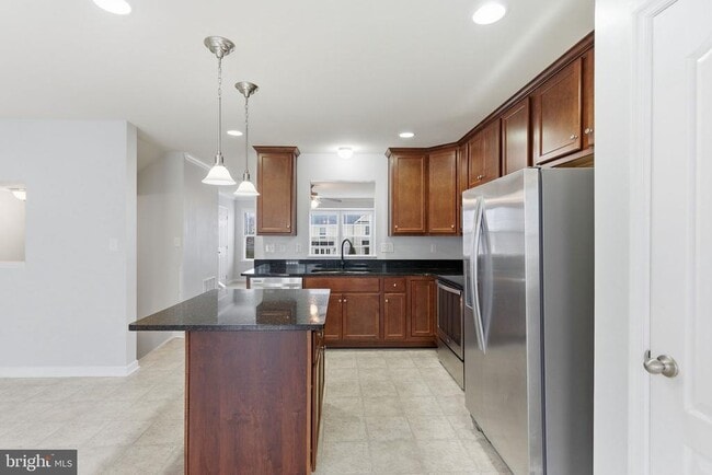 Building Photo - 37 Britania Ct