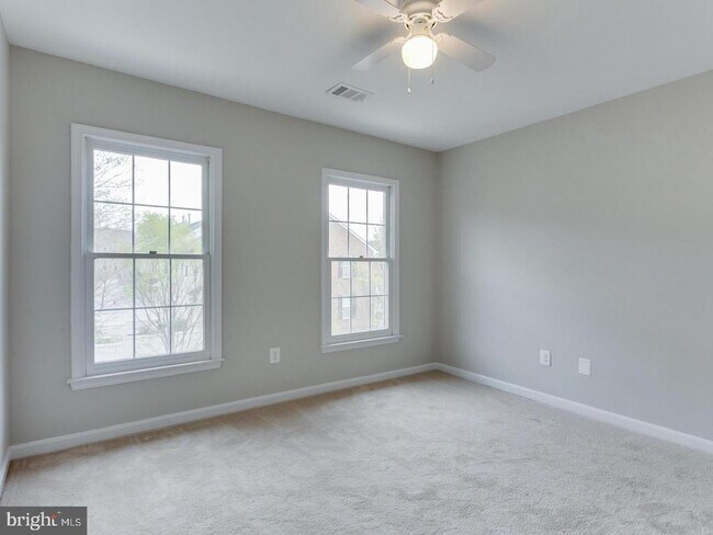 Building Photo - 9421 Van Arsdale Dr