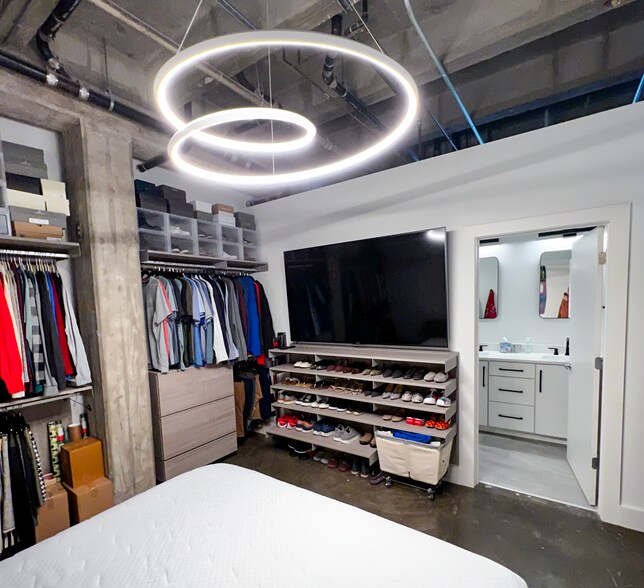 Additional custom storage and lighting - 1819 Baltimore Ave
