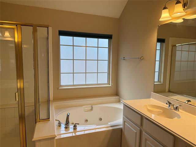 Building Photo - 237 Bricknell Ln