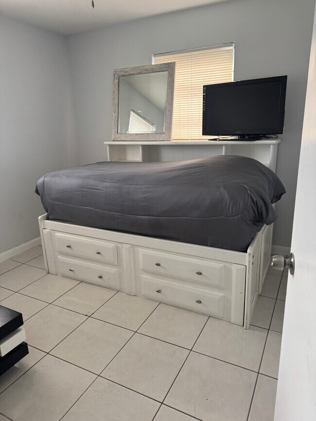 Building Photo - 17472 SW 105th Ave