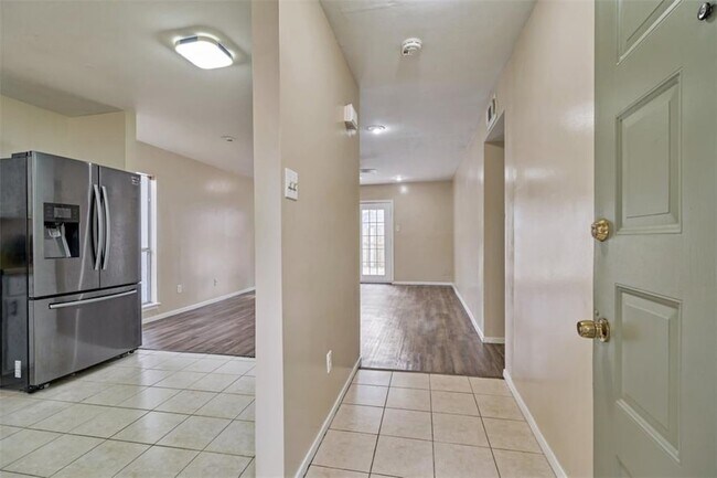 Building Photo - 45 Blue Fox Rd