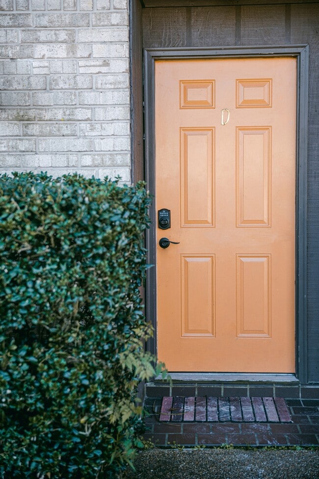 Building Photo - 217 Clearview Pkwy