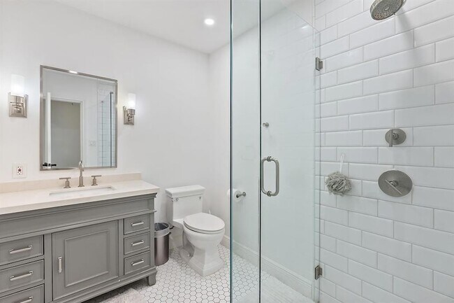 Building Photo - 1703 Meadowbrook Dr