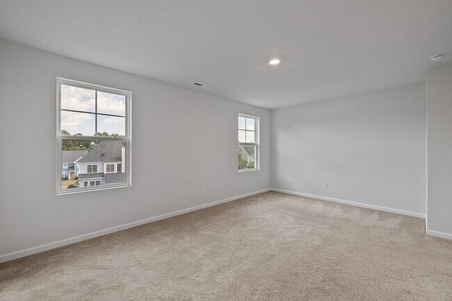 Building Photo - **Spacious 3bd/3ba Townhome in Raleigh**