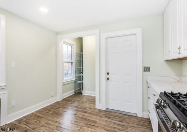 Building Photo - 19 Sylvan Pl