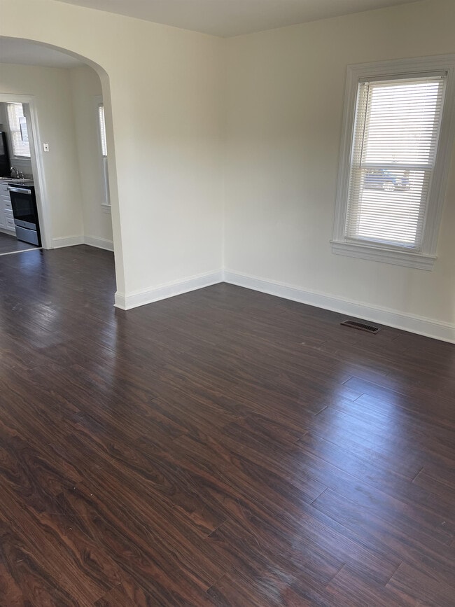 Building Photo - 406 Hammond St