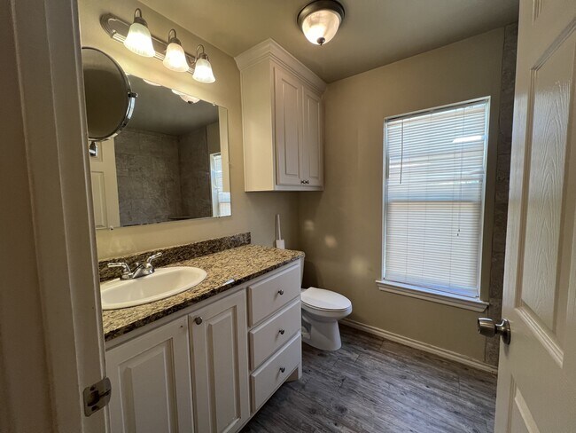 Building Photo - 2218 16th St