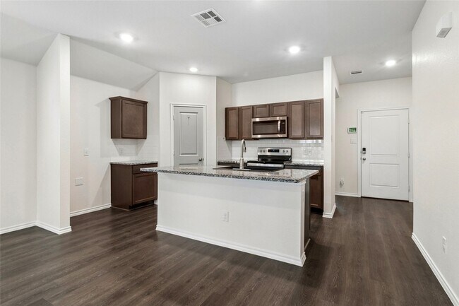 Building Photo - 4351 Pyramid Dr
