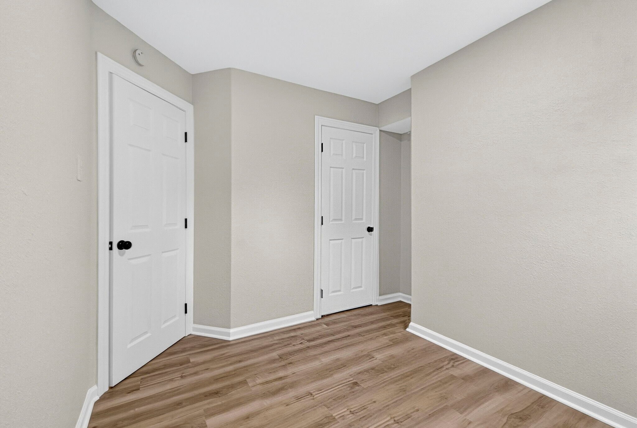 Building Photo - 121 Sunglow Dr