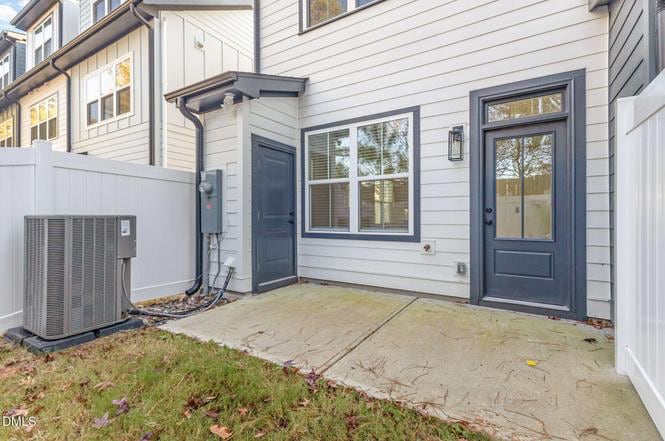 Building Photo - Room in Townhome on Gossamer Ln