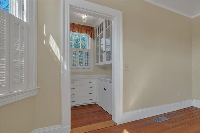 Building Photo - 98 Butler Ave