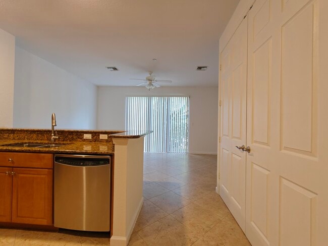 Building Photo - 9462 SW Purple Martin Way
