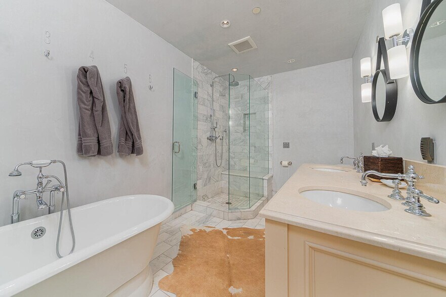 Building Photo - 605 W Colorado Ave