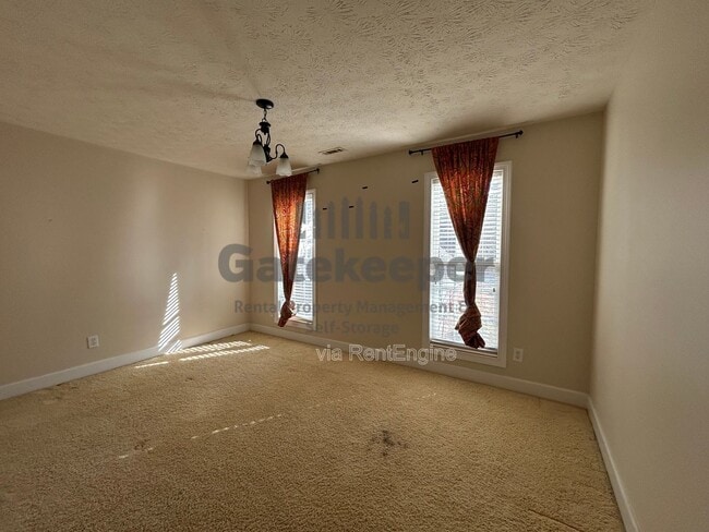 Building Photo - 111 Hanbury Ln