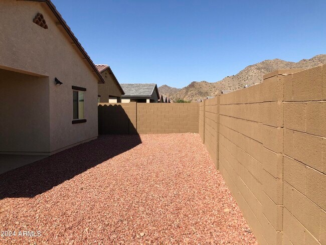 Building Photo - 21354 W Monte Vista Rd