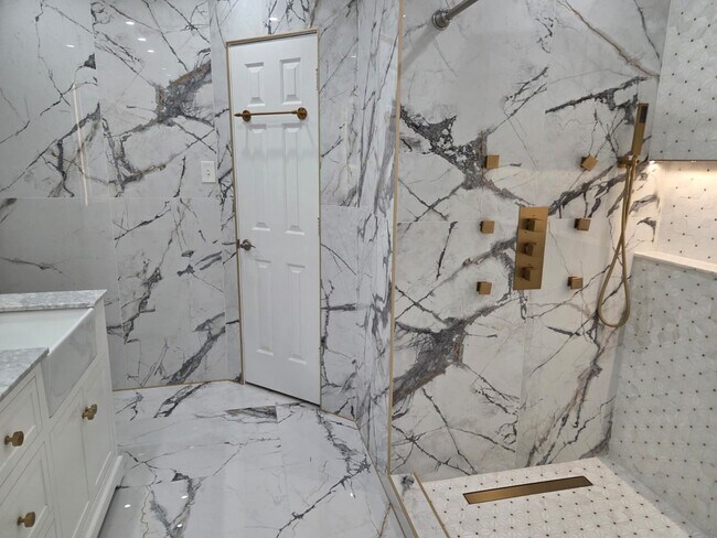 Building Photo - 7019 Brody Ln