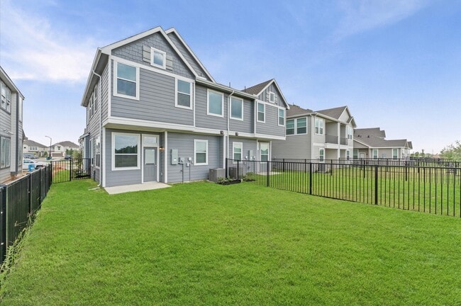 Building Photo - 21234 Black Gap Wildlife Dr
