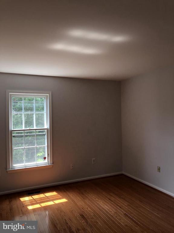 Building Photo - 991 Farm Haven Dr