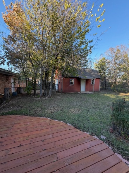 Building Photo - 725 Falcon Dr