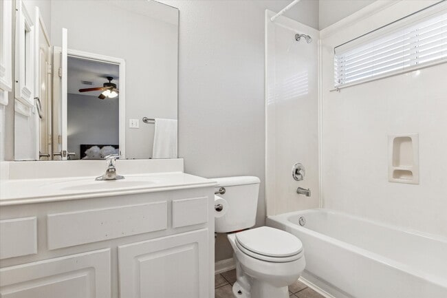 Building Photo - 1802 Stacy Falls