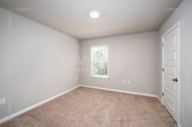 Building Photo - Beautiful 2-Story 5 BD 3 BA House in Spani...