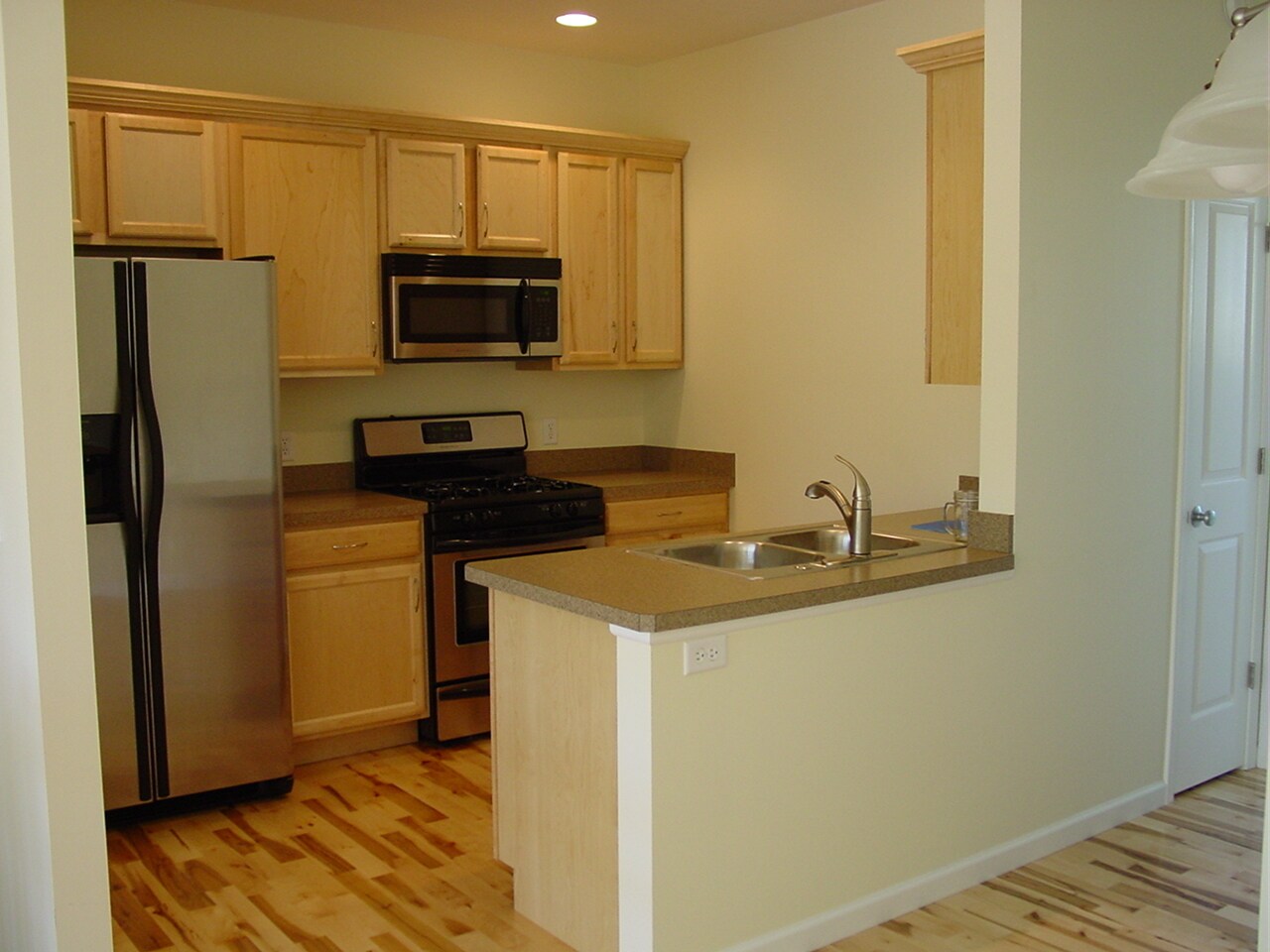 Kitchen - 245 Lake Ave