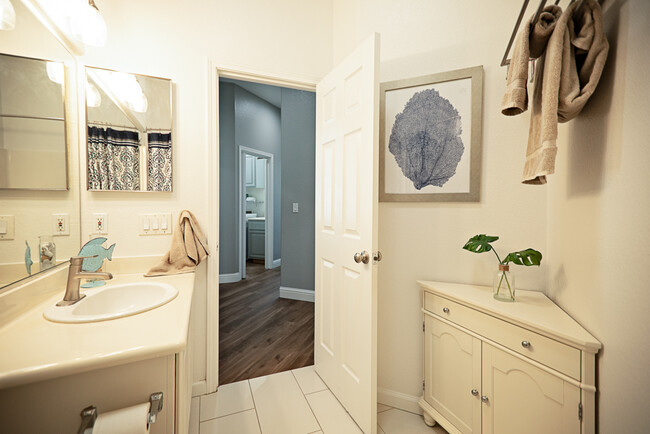 Building Photo - 563 Veneto Ct