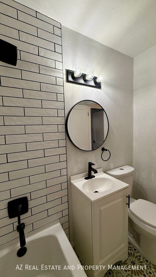 Building Photo - 3037 E Brill St