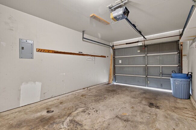 Building Photo - 8910 Kenton Mist
