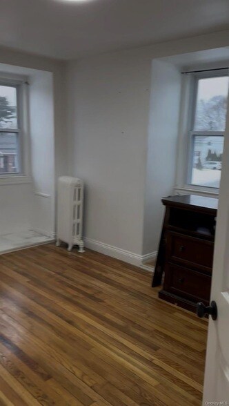 Building Photo - 49 Gladys St