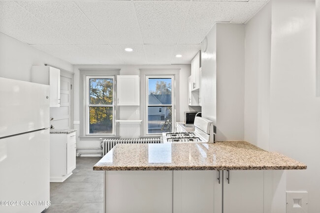 Building Photo - 776 Pawling Ave