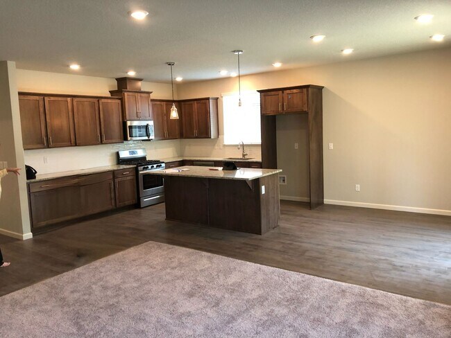 Building Photo - BEAUTIFUL SINGLE LEVEL RANCH, CENTRAL AIR,...