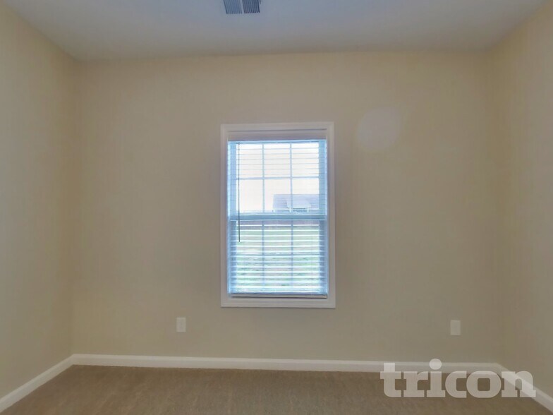 Building Photo - 824 Ellyson Dr