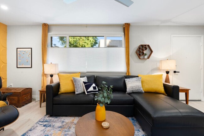 Building Photo - 6957 E Osborn Rd