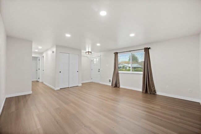 Building Photo - Light & Airy 2-Bedroom Olympia Home with Private Baths & Spacious Backyard!